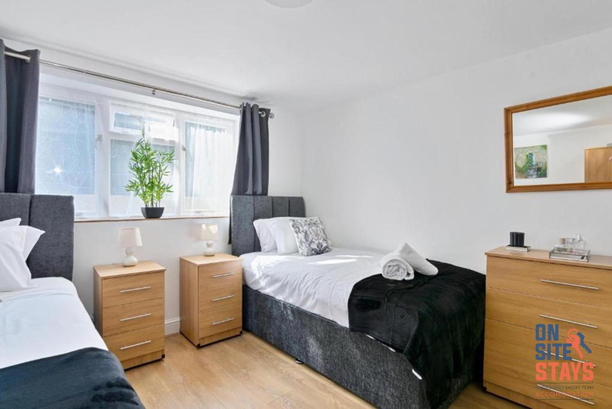 Onsitestays - Tranquil 2 Bedroom Apartment With Large Kitchen, Private Garden Near Wimbledon Station Londýn Exteriér fotografie