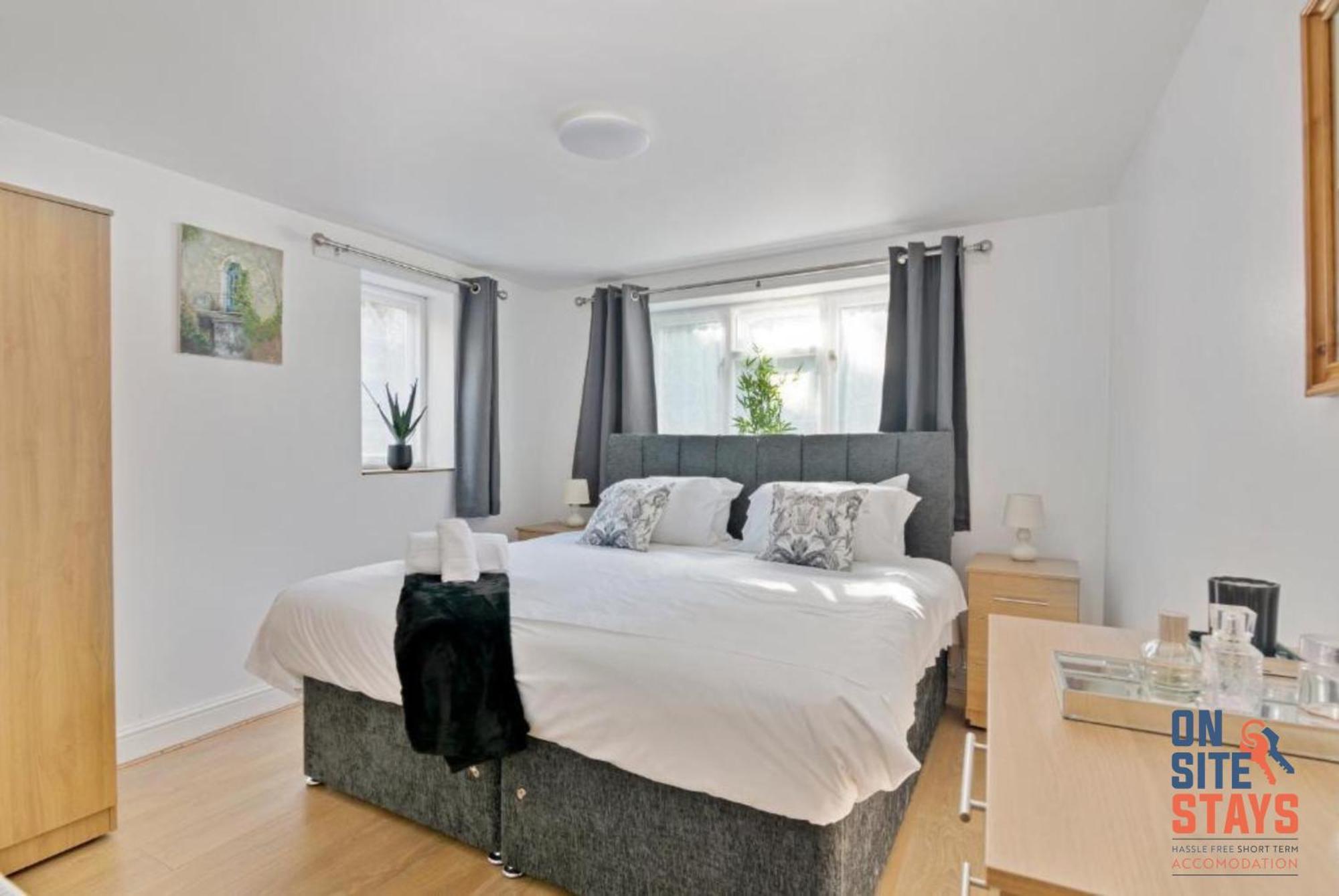 Onsitestays - Tranquil 2 Bedroom Apartment With Large Kitchen, Private Garden Near Wimbledon Station Londýn Exteriér fotografie