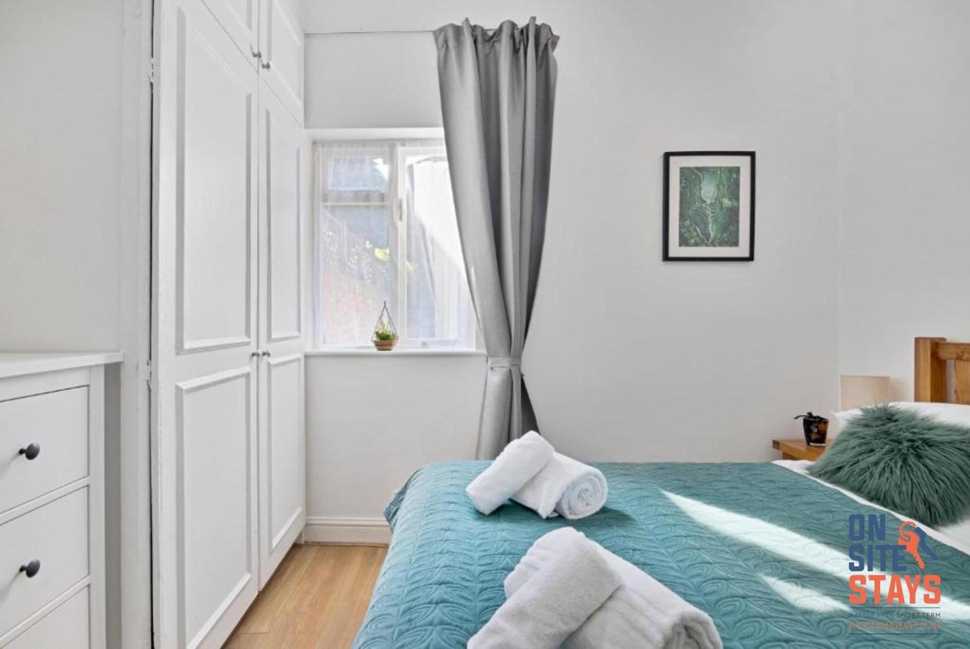 Onsitestays - Tranquil 2 Bedroom Apartment With Large Kitchen, Private Garden Near Wimbledon Station Londýn Exteriér fotografie